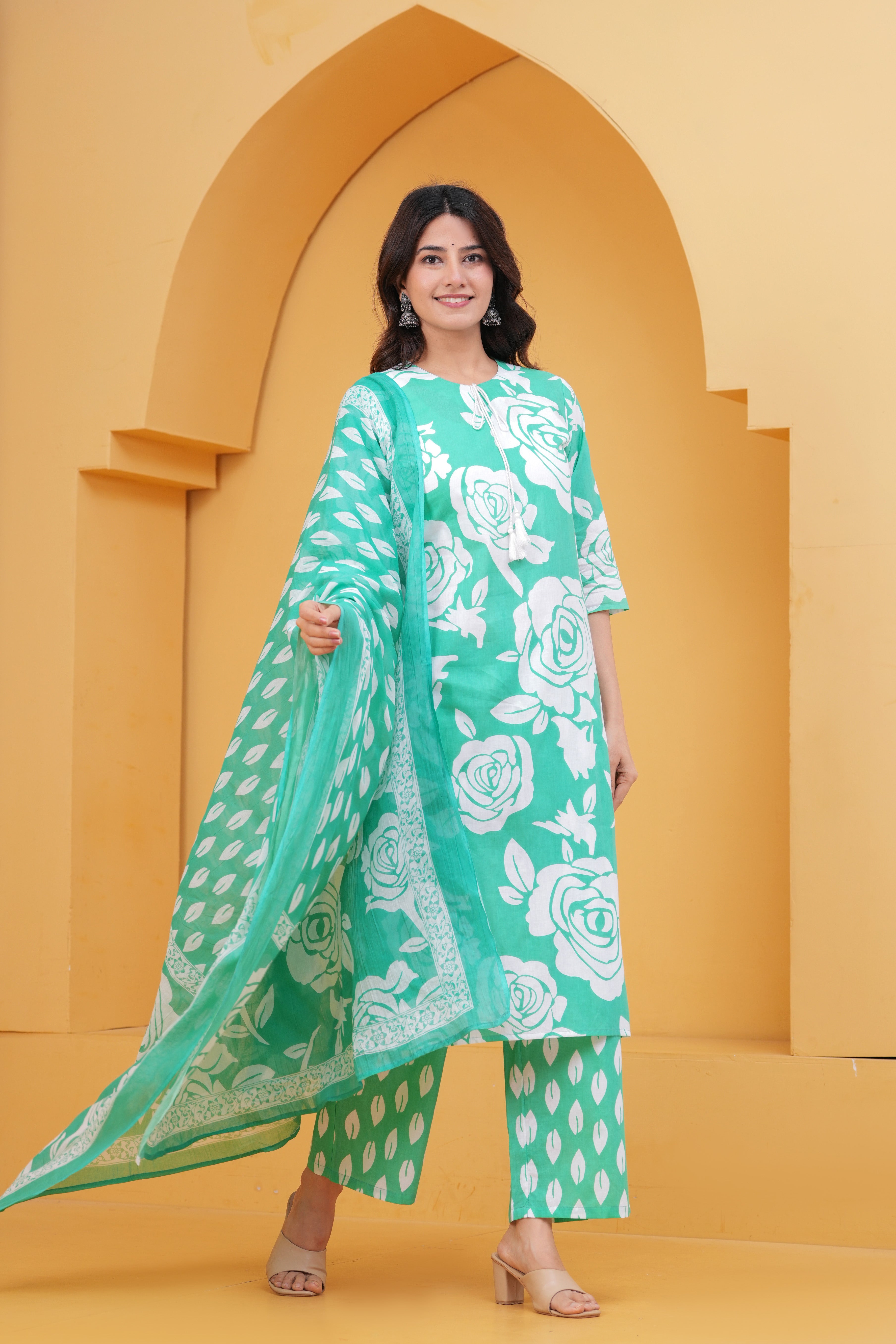 GREEN