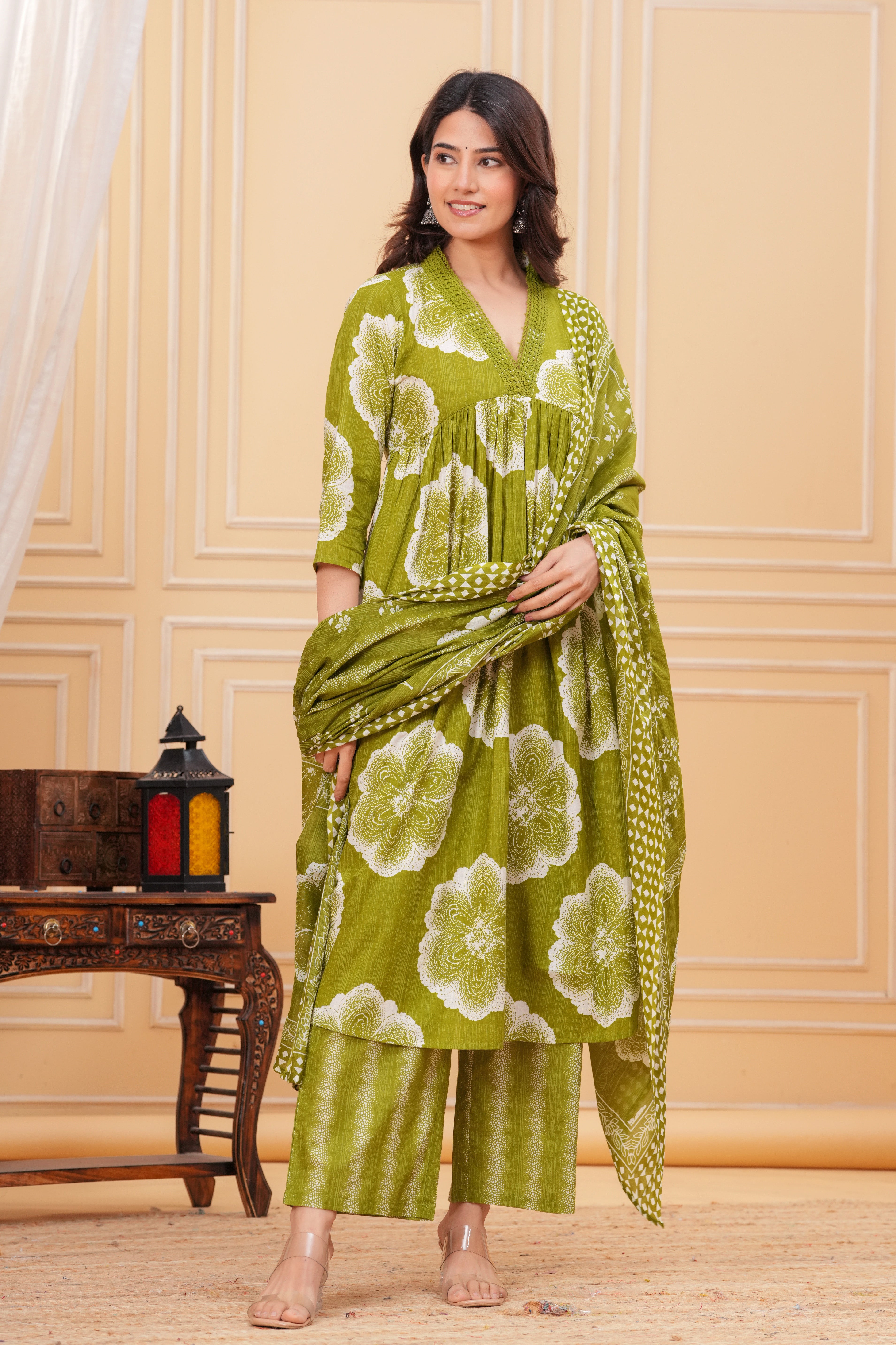 GREEN