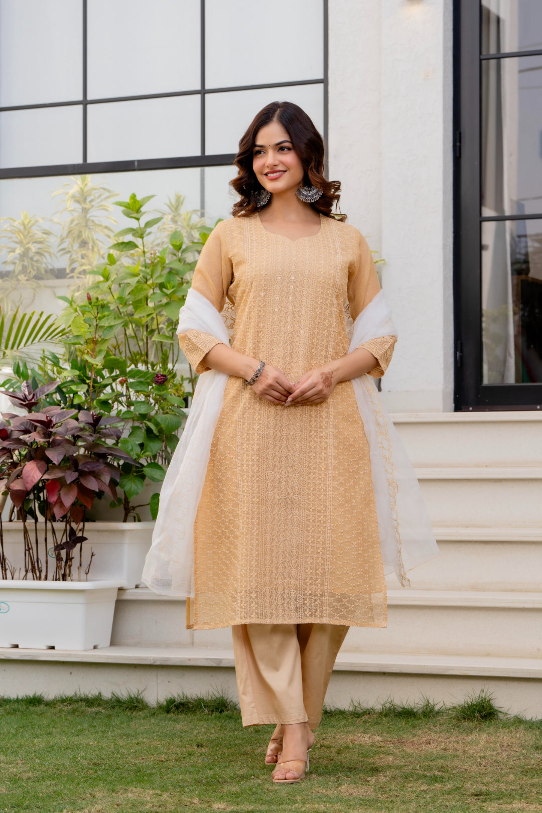 Zarizaara Special Edition:Premium Fancy Razzo Lucknowi Chikankari Kurti with Cotton Silk Pant & Embroidered Dupatta