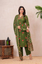 Women’s Cotton Printed Kurta Set with Embroidered Neck & Sleeves