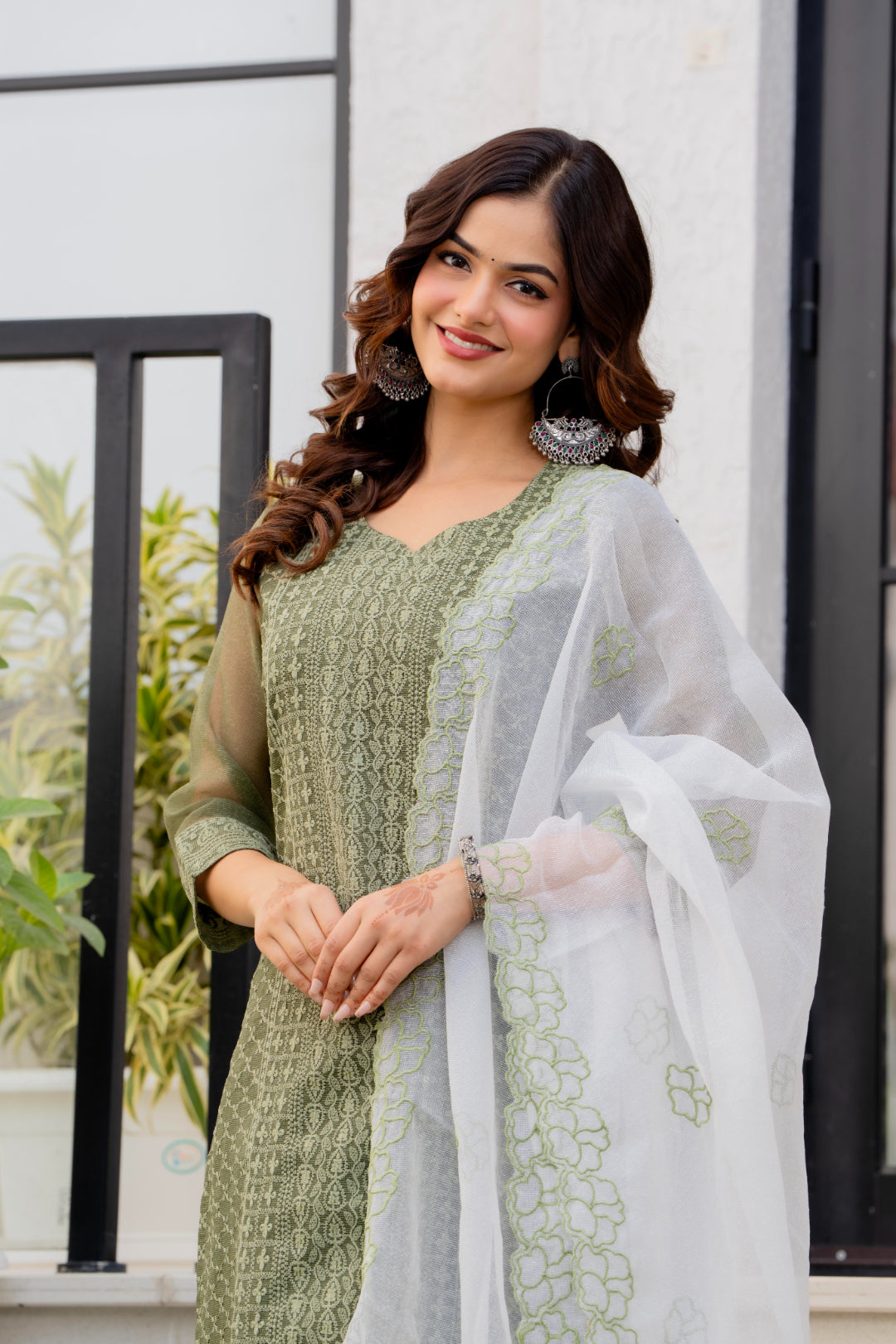 Zarizaara Special Edition:Premium Fancy Razzo Lucknowi Chikankari Kurti with Cotton Silk Pant & Embroidered Dupatta